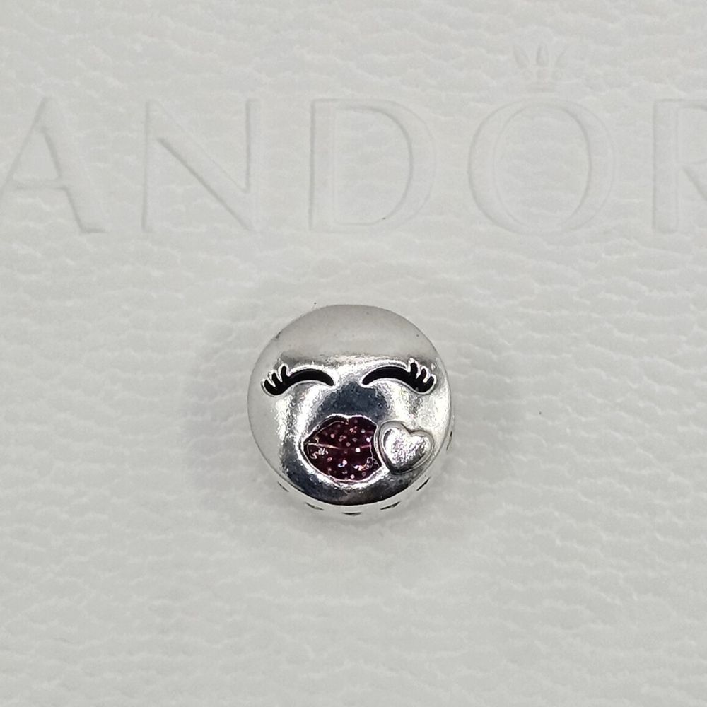 💋Authentic Pandora EMOJI Charm